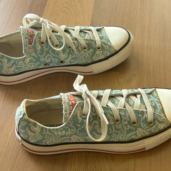 Converse CTAS Chuck Taylor All Star low tops koi fish 7B060101 M4 W6 - Picture 4 of 7